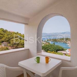 Brač, prodaja kuća 6 apartmana, otvoren pogled