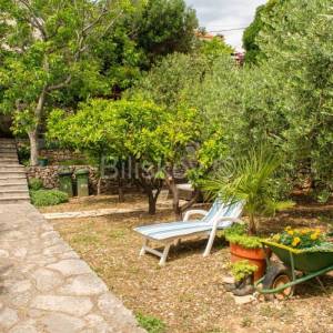 Brač prodaja kuća, parcela 1983m2 4 apartmana i 4soban stan