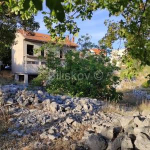 Brač, prodaja nezavršena kuća, parcela 1820 m2