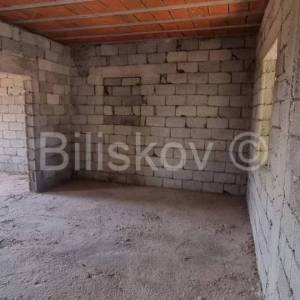 Brač, prodaja nezavršena kuća, parcela 1820 m2