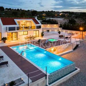 Brač, prodaja, vila, bazen, otvoren pogled