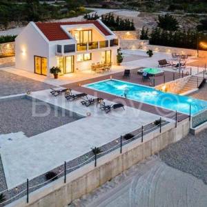 Brač, prodaja, vila, bazen, otvoren pogled