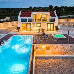 Brač, prodaja, vila, bazen, otvoren pogled