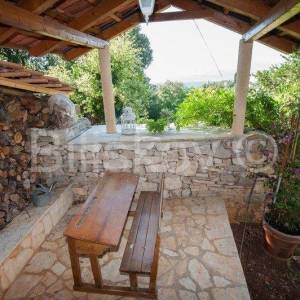 Brač, Splitska 2 kuće, bazen, okućnica 1000 m2, 150m od mora 