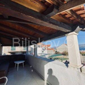 Brač, Supetar dvojna renovirana kuća u centru