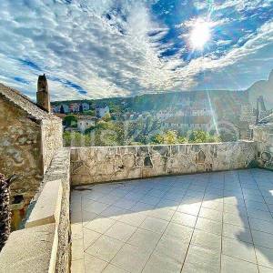 Brač, Supetar dvojna renovirana kuća u centru