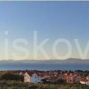 Brač, Supetar, građevinsko zemljište  928 m2 prodaja