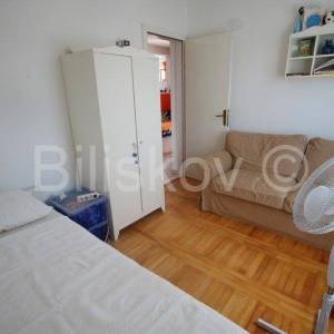 Brač, Supetar prodaja četverosoban komforan stan 85 m2, ostava