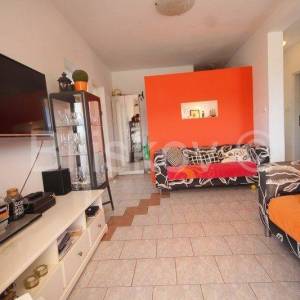 Brač, Supetar prodaja dvosoban stan 43m2, ostava