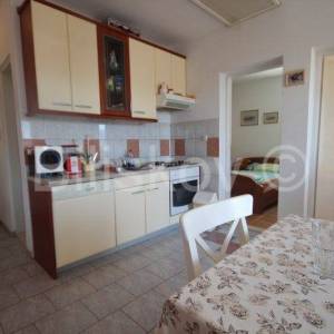 Brač, Supetar prodaja dvosoban stan 42 m2, ostava