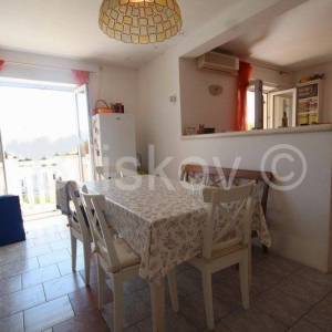 Brač, Supetar prodaja dvosoban stan 42 m2, ostava