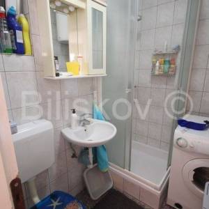 Brač, Supetar prodaja dvosoban stan 42 m2, ostava