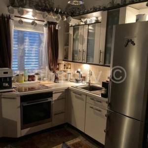 Brač Supetar prodaja kompletno namješten stan, parking 