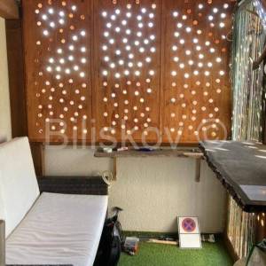 Brač Supetar prodaja kompletno namješten stan, parking 