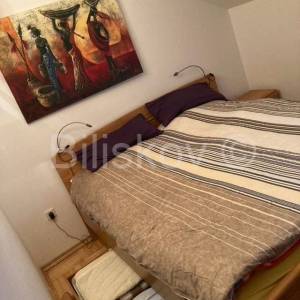 Brač Supetar prodaja kompletno namješten stan, parking 