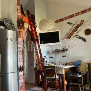 Brač Supetar prodaja kompletno namješten stan, parking 