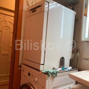 Brač Supetar prodaja kompletno namješten stan, parking 