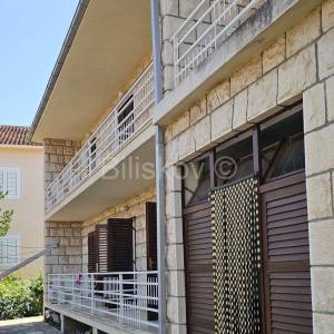 Brač, Supetar, prodaja kuća, centar, 100m od plaže