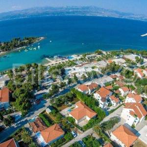 Brač, Supetar samostojeća kuća u 1. redu do mora