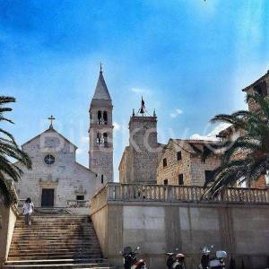 Brač, Supetar samostojeća kuća u 1. redu do mora