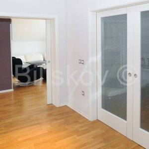 BRAČ, SUTIVAN, 1.red, 90m od plaže, kompletno namješten