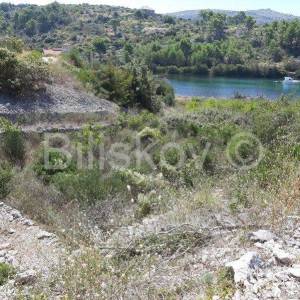 Brač, Sutivan, legalizirana kućica 34 m2 na poljopriv zemljištu