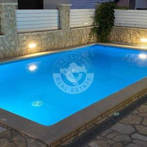 Bribir, Samostojeća kuća sa bazenom, 110m2