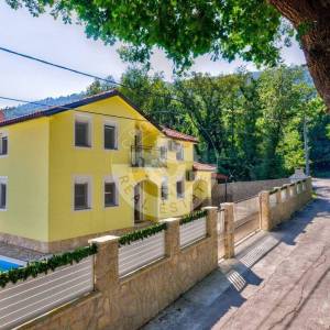 Bribir, Samostojeća kuća sa bazenom, 110m2