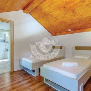 Bribir, Samostojeća kuća sa bazenom, 110m2