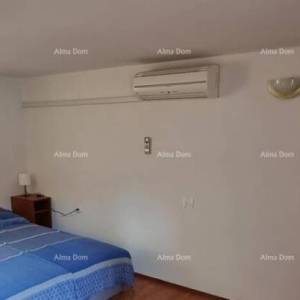 Buje. Prodaje se  stan u Kaštelu, površine 85 m²