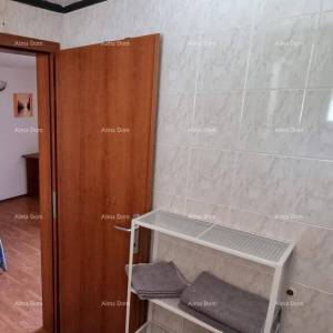 Buje. Prodaje se  stan u Kaštelu, površine 85 m²