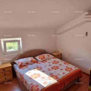 Buje. Prodaje se  stan u Kaštelu, površine 85 m²