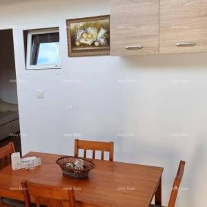 Buje. Prodaje se  stan u Kaštelu, površine 85 m²