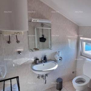 Buje. Prodaje se  stan u Kaštelu, površine 85 m²