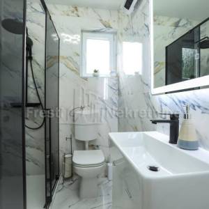 BULEVAR- LUKSUZAN - UHODAN U TURIZMU