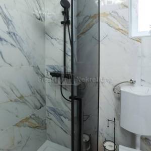 BULEVAR- LUKSUZAN - UHODAN U TURIZMU