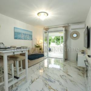 BULEVAR- LUKSUZAN - UHODAN U TURIZMU