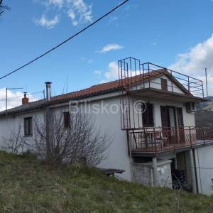 Buzet, prodaja, kuća na brežuljku, parcela 2400m2