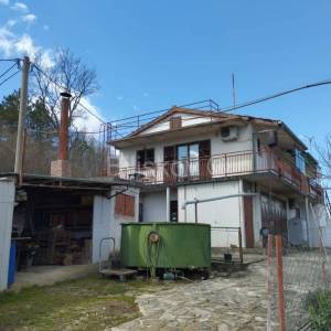 Buzet, prodaja, kuća na brežuljku, parcela 2400m2