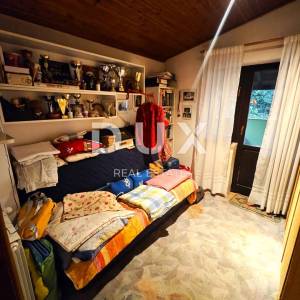 ČAVLE (okolica) - Samostojeća kuća sa 3250 m2 građevinskog zemljišta!