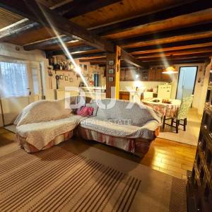 ČAVLE (okolica) - Samostojeća kuća sa 3250 m2 građevinskog zemljišta!