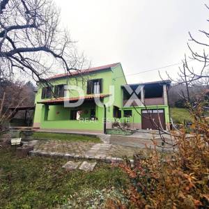 ČAVLE (okolica) - Samostojeća kuća sa 3250 m2 građevinskog zemljišta!