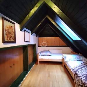 Čazma, Vrtlinska, kuća 196 m2 + apartman 17 m2, zemljište 4600 m2