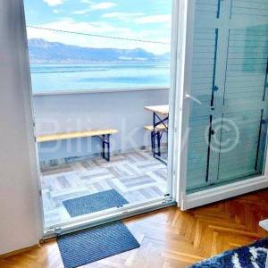 Čiovo, apartmanska kuća 1. red do mora