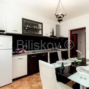 Čiovo, apartmanska kuća 1. red do mora