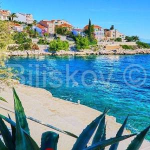 Čiovo, luksuzan stan, prvi red, s privatnim bazenom