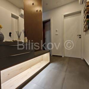 Čiovo, novogradnja, 2s stan, krovna terasa, parking, garaža