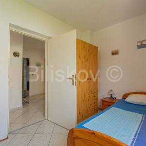 Čiovo, Okrug G.,obiteljska kuća s 4 apartmana, prodaja