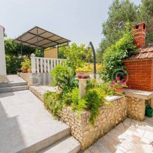 Čiovo, Okrug G.,obiteljska kuća s 4 apartmana, prodaja