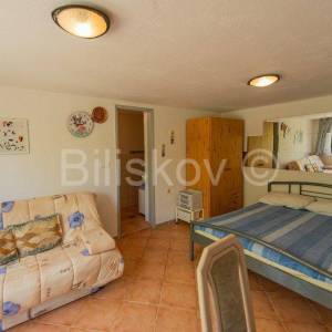 Čiovo, Okrug G.,obiteljska kuća s 4 apartmana, prodaja